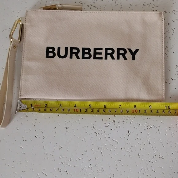Burberry wristlet - Picture 4 of 16
